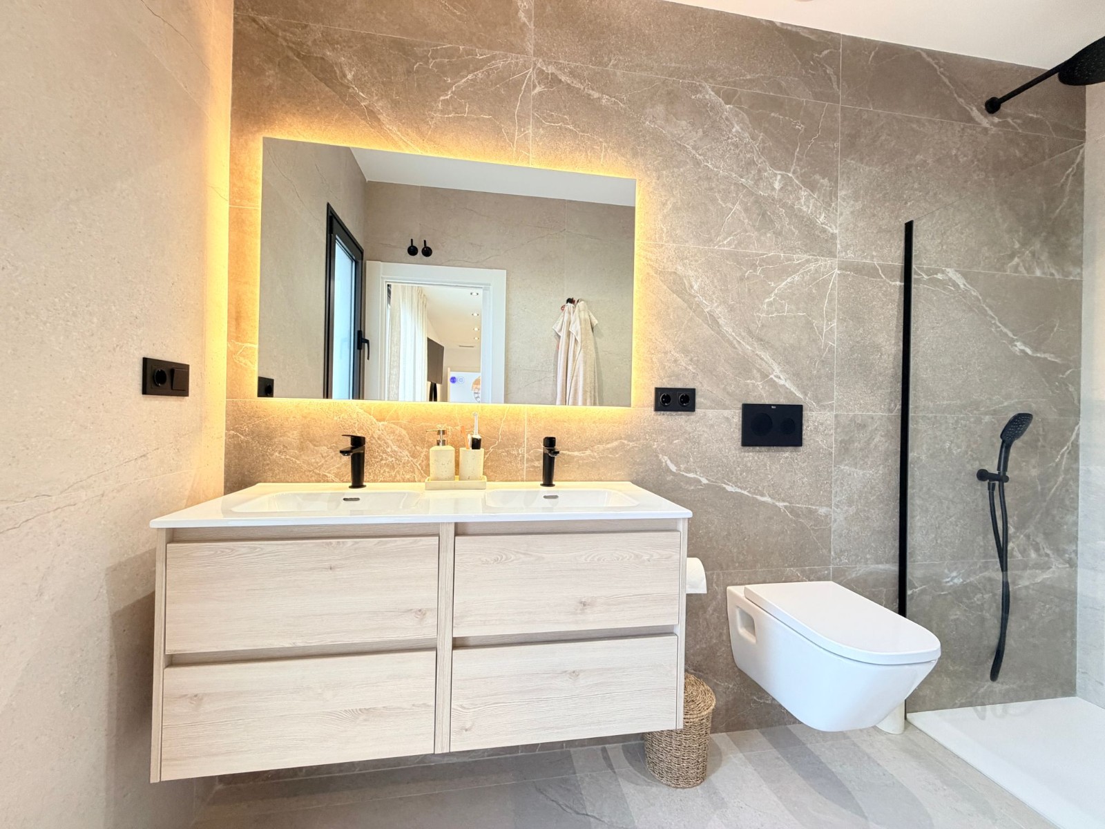 Bedroom in villa for sale in Dolores