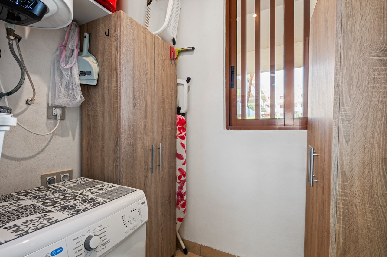 Bedroom in apartment for sale in Cabo Roig