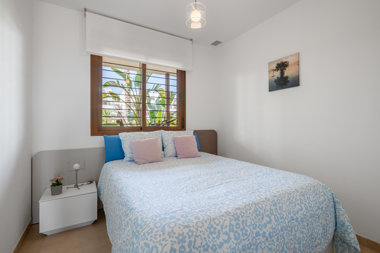 Master bedroom in apartment for sale in Cabo Roig