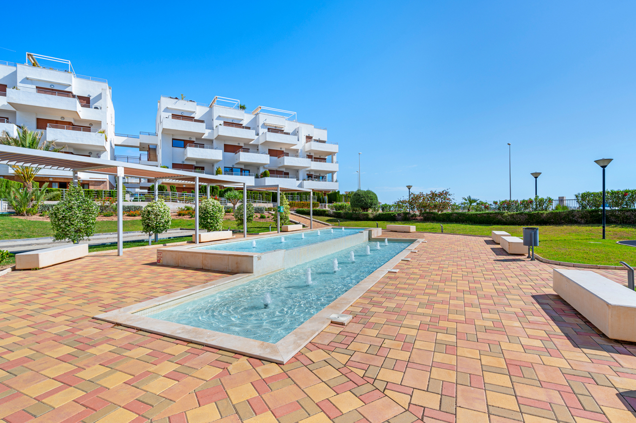 Kitchen in apartment for sale in Cabo Roig