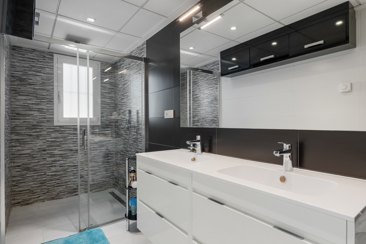 Pool area in terraced for sale in Torrevieja