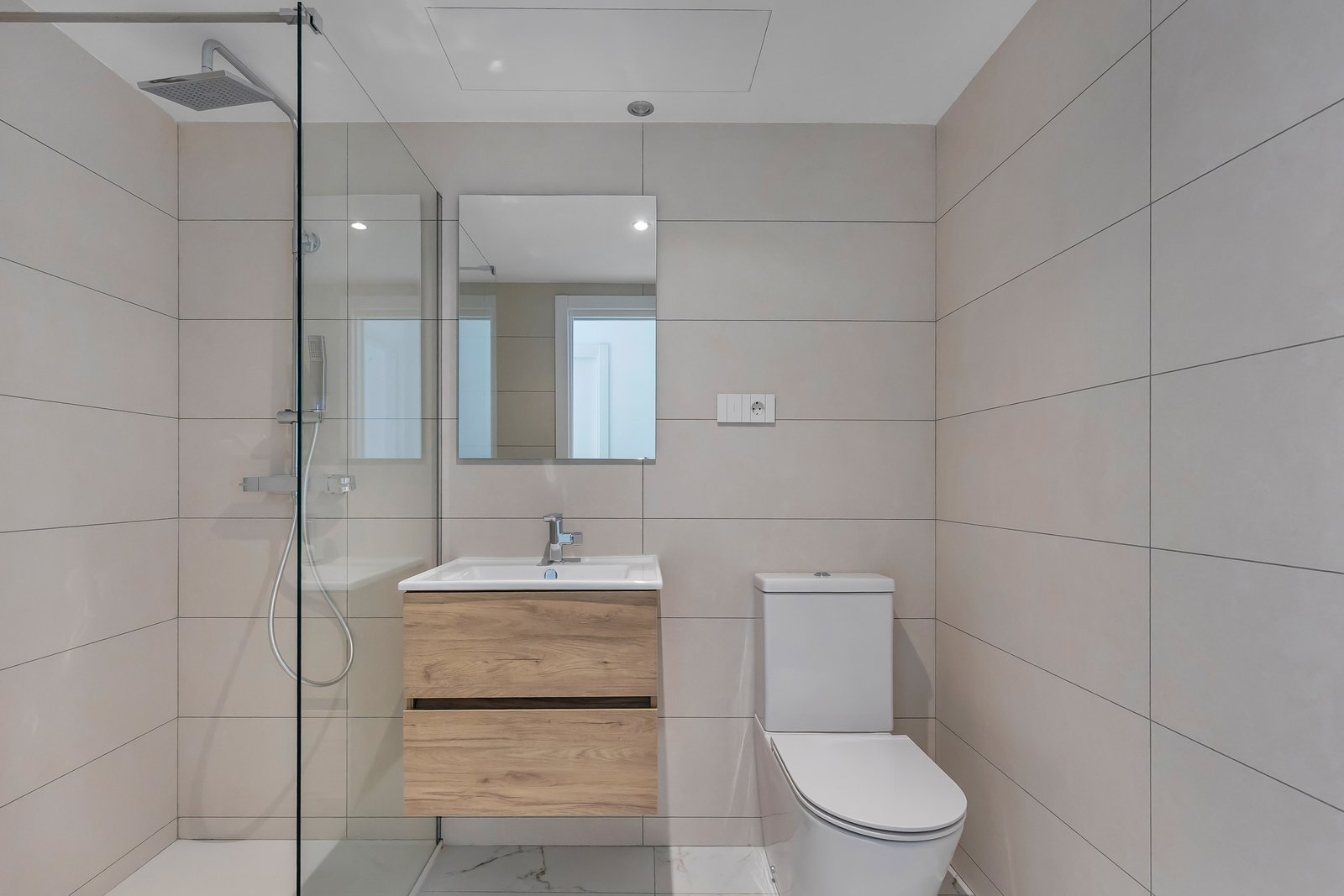 Master bedroom in apartment for sale in Torrevieja