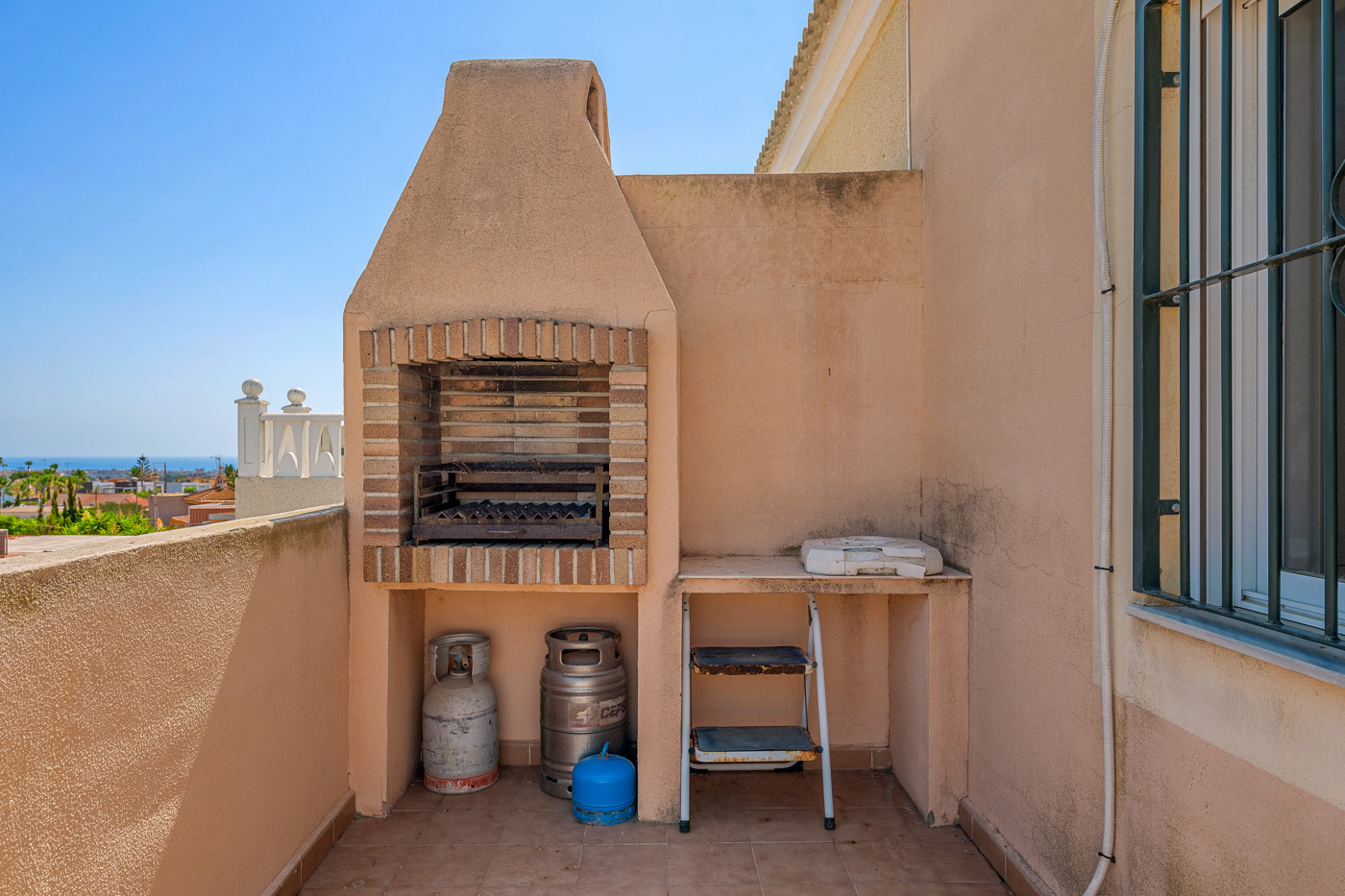 Kitchen in bungalow for sale in Cabo Roig