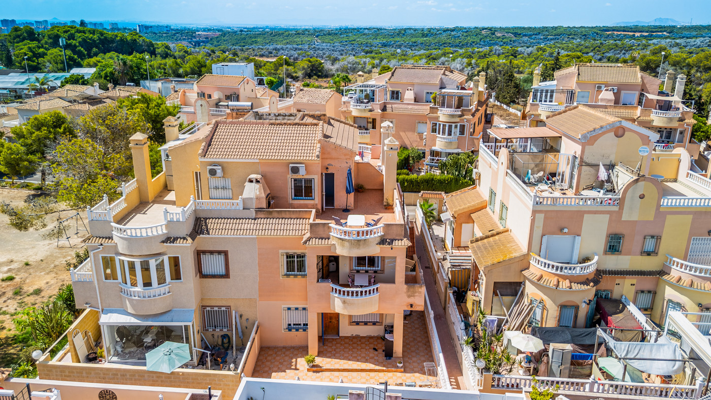 Garden in bungalow for sale in Cabo Roig
