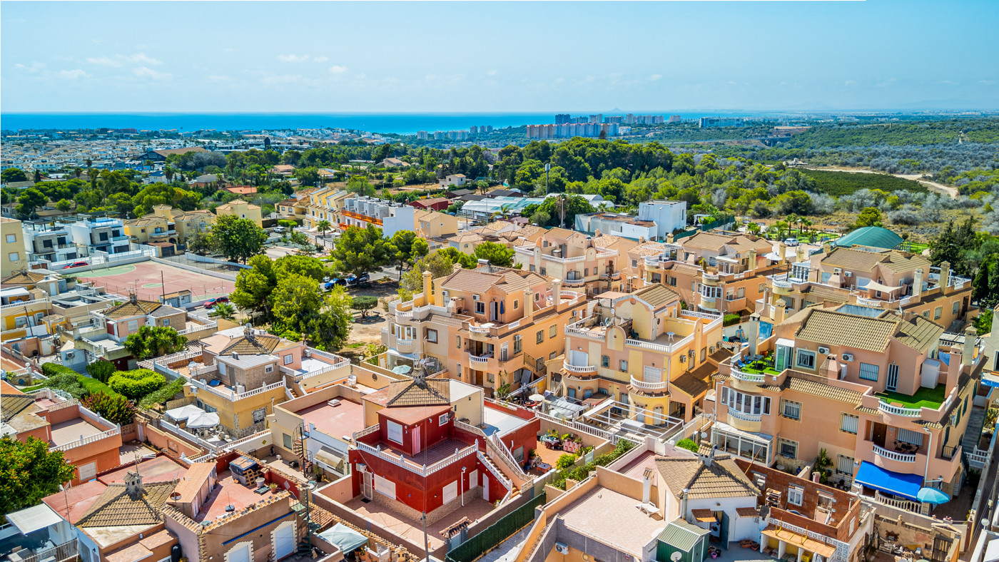 Terrace in bungalow for sale in Cabo Roig