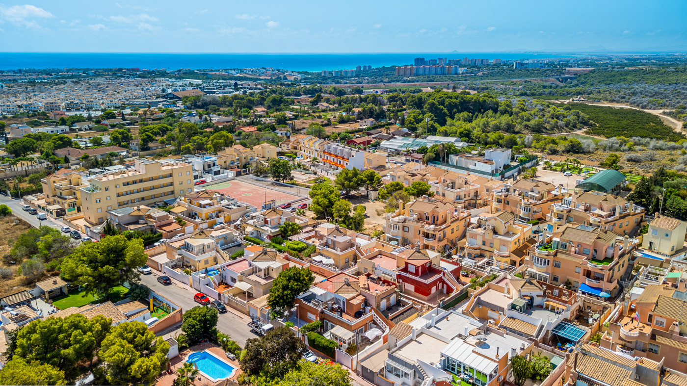 Garden in bungalow for sale in Cabo Roig
