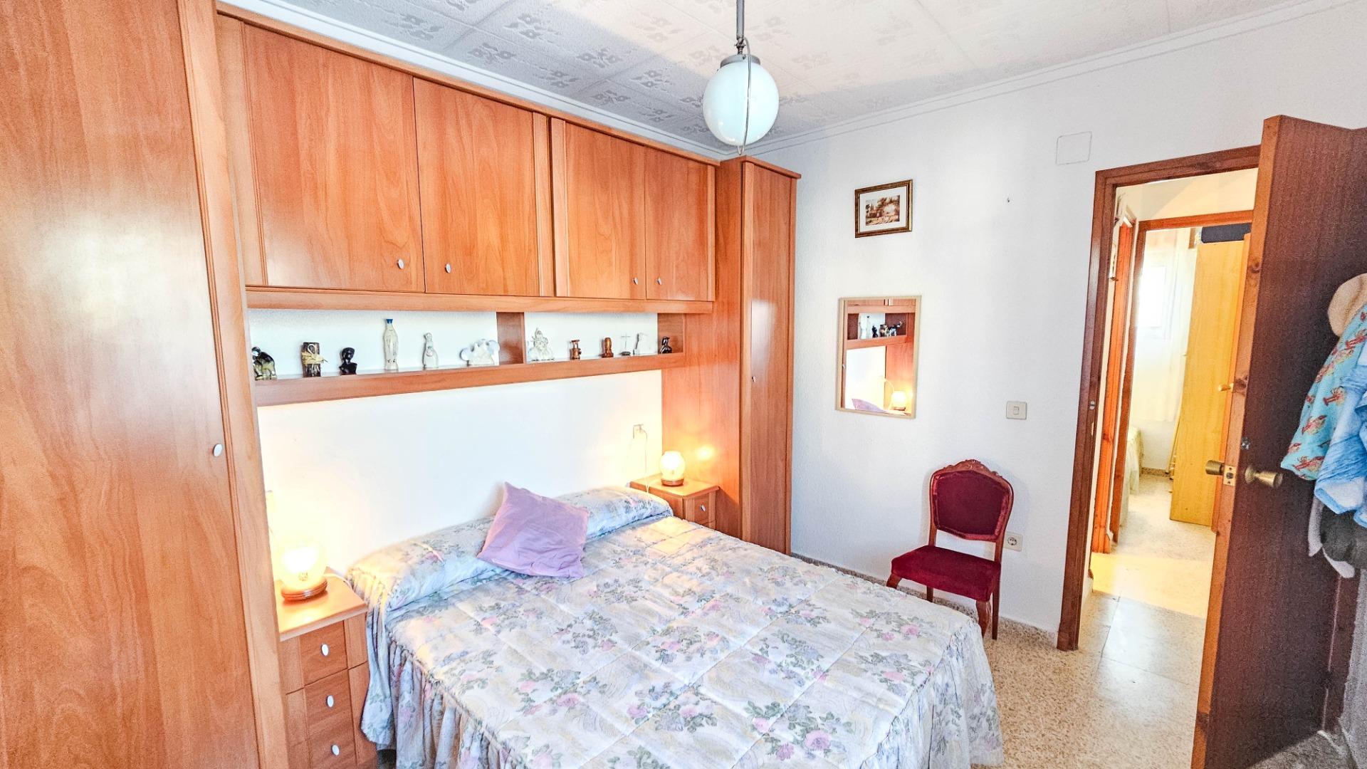 Master bedroom in bungalow for sale in Torrevieja