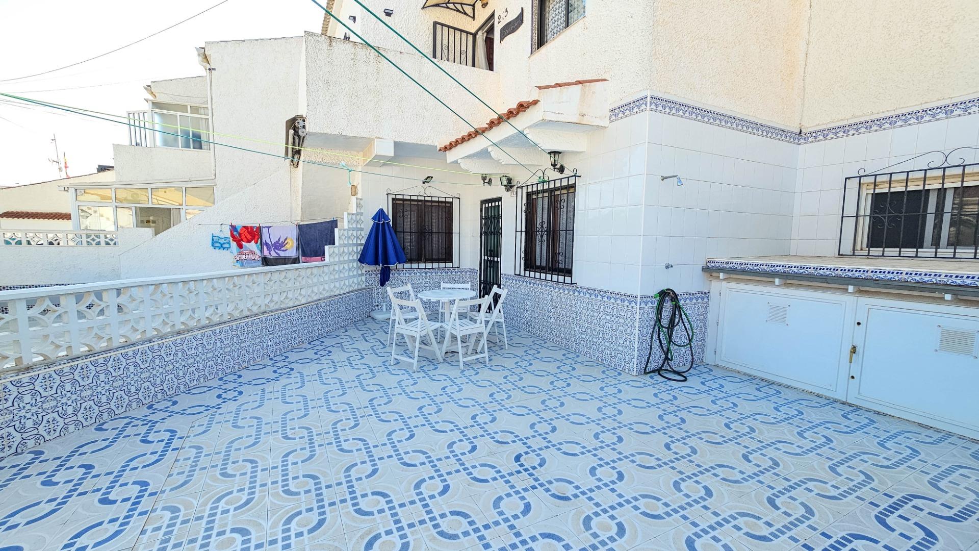 Terrace in bungalow for sale in Torrevieja