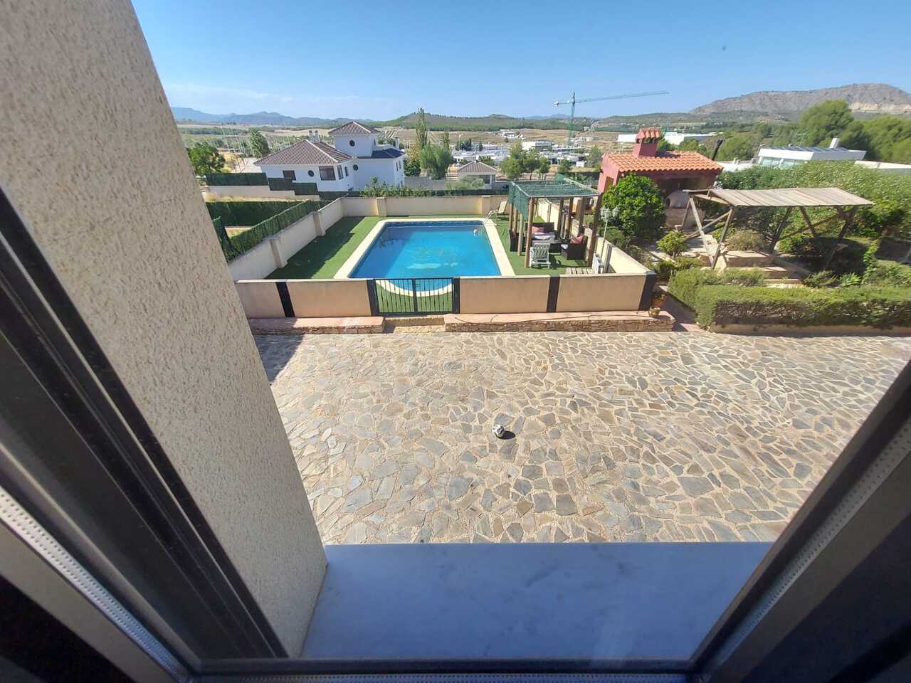Bathroom in villa for sale in Calasparra