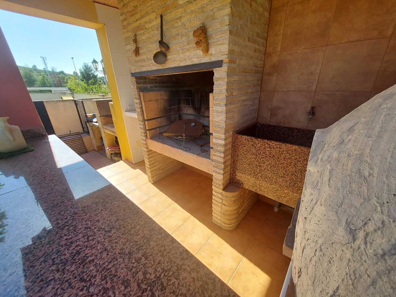Master bedroom in villa for sale in Calasparra