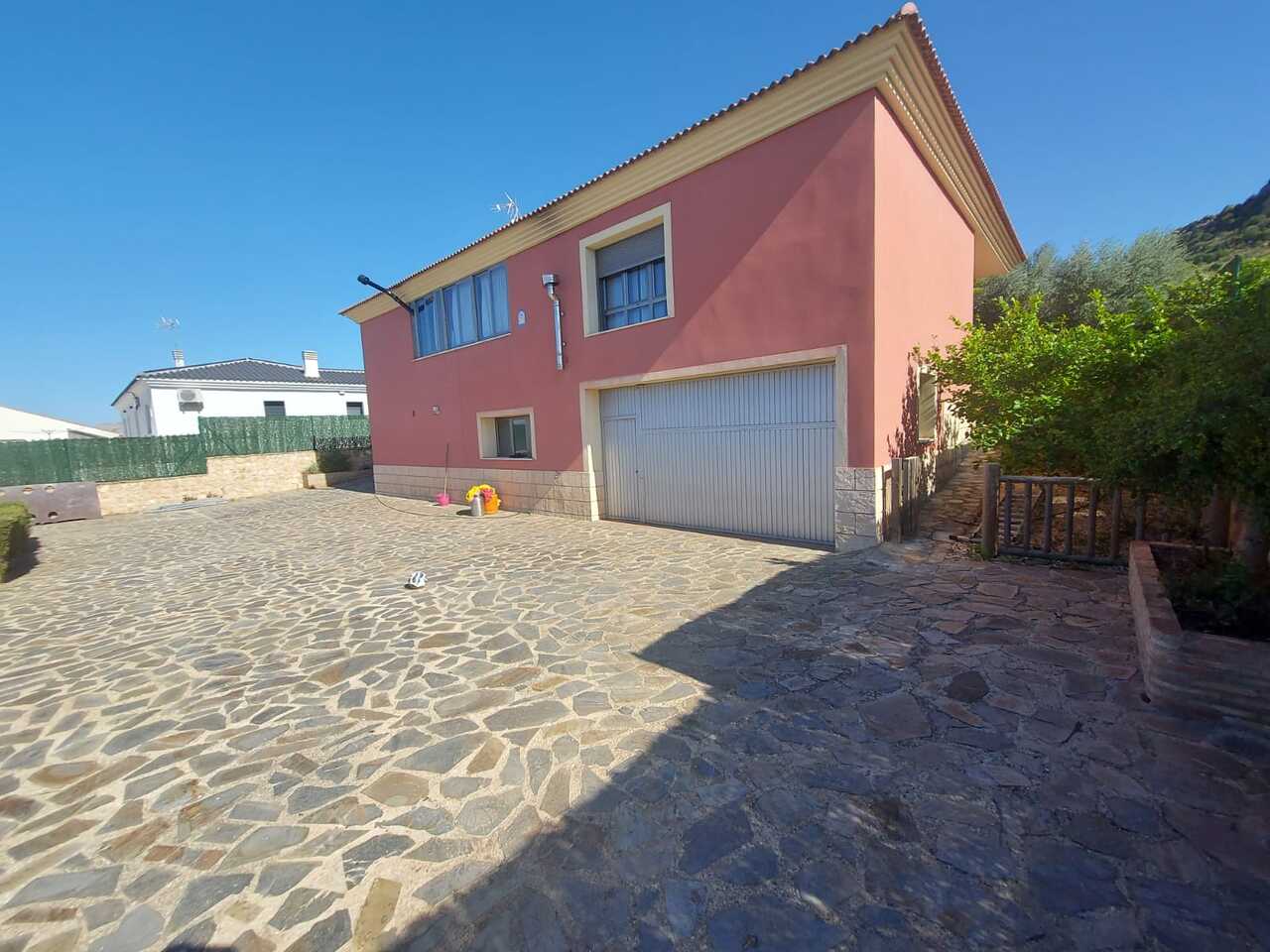 Dining area in villa for sale in Calasparra