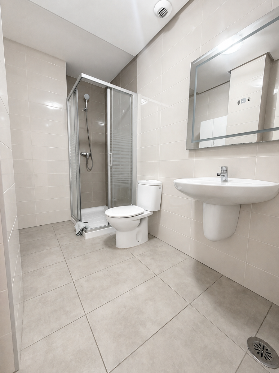 Bedroom in apartment for sale in Los Dolses