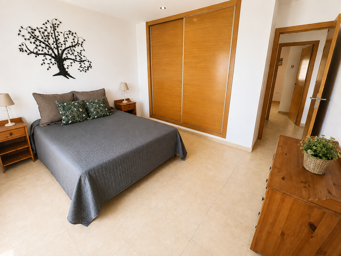 Bedroom in apartment for sale in Mar Menor Golf Resort
