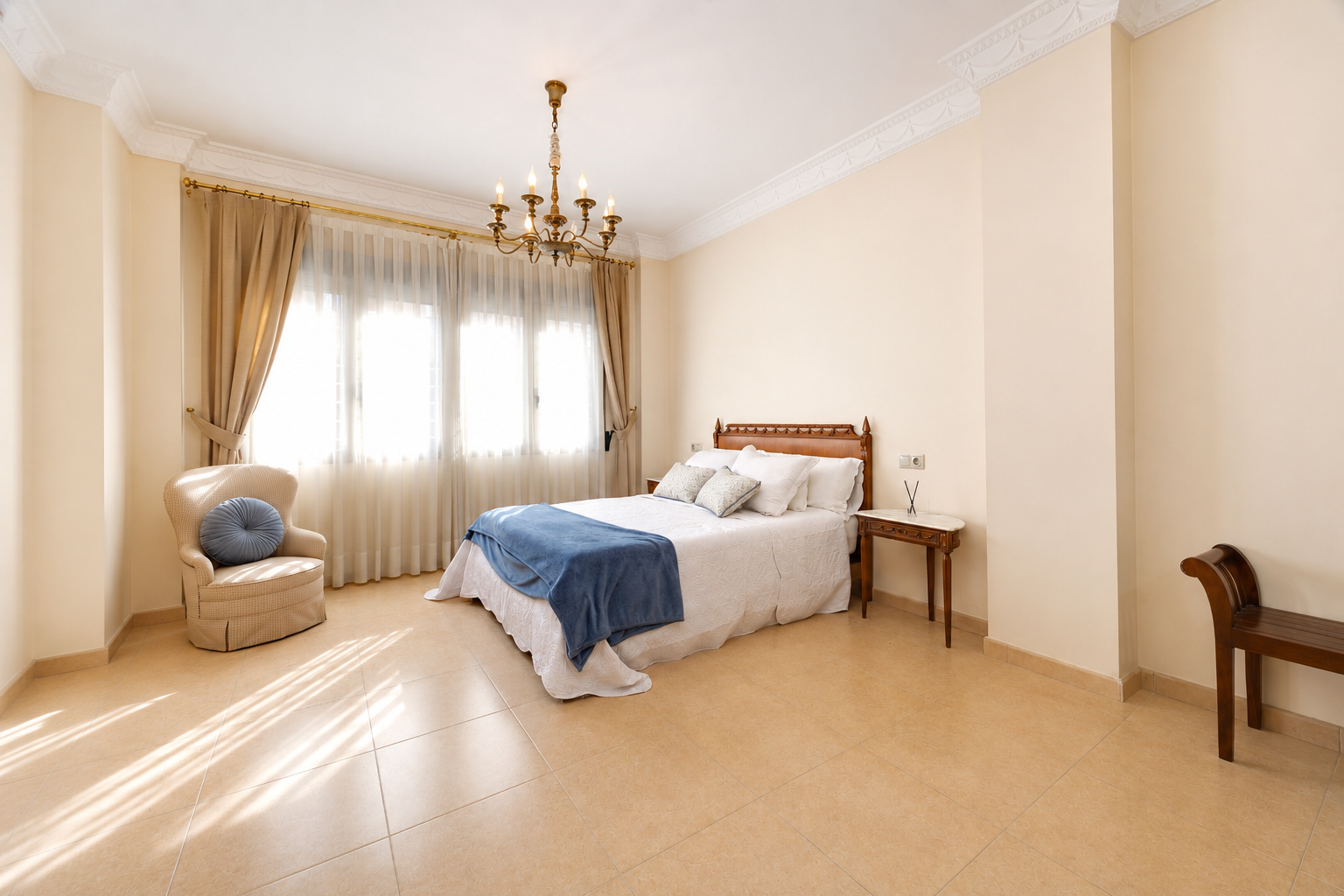 Bathroom in villa for sale in Benejuzar