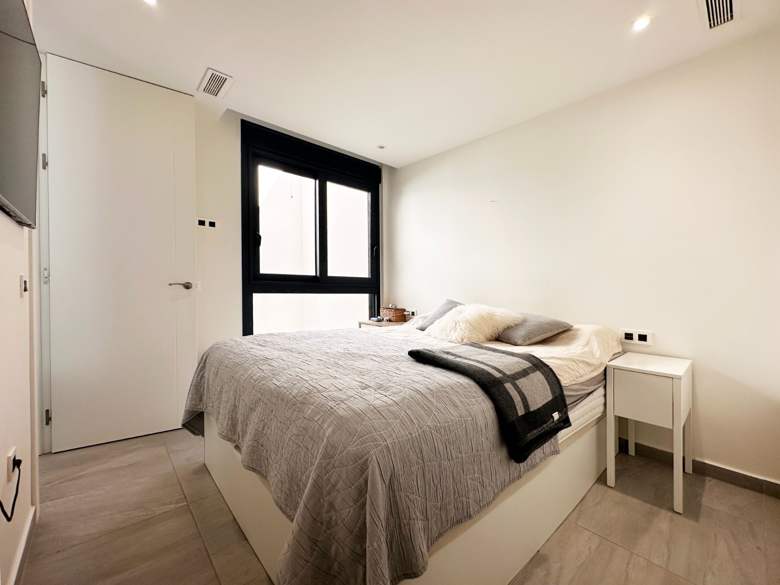 Master bedroom in villa for sale in San Miguel de Salinas