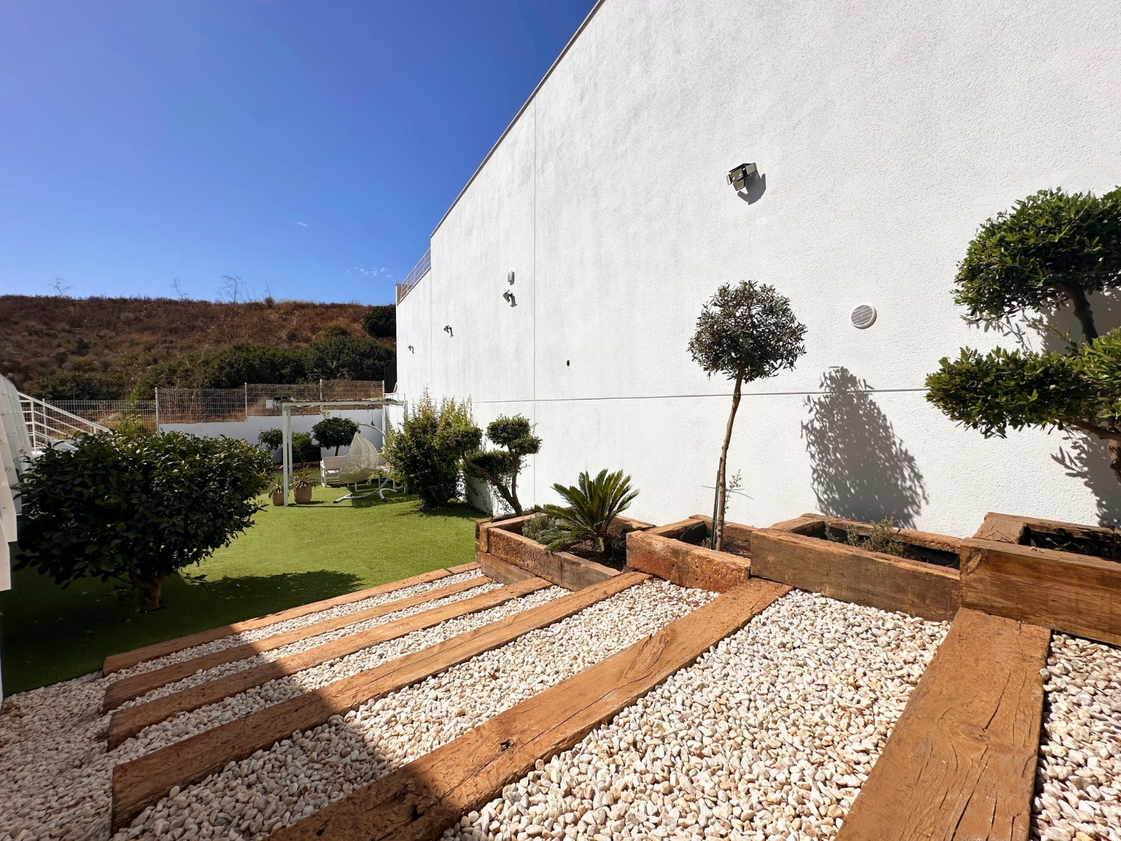 Garden in villa for sale in San Miguel de Salinas