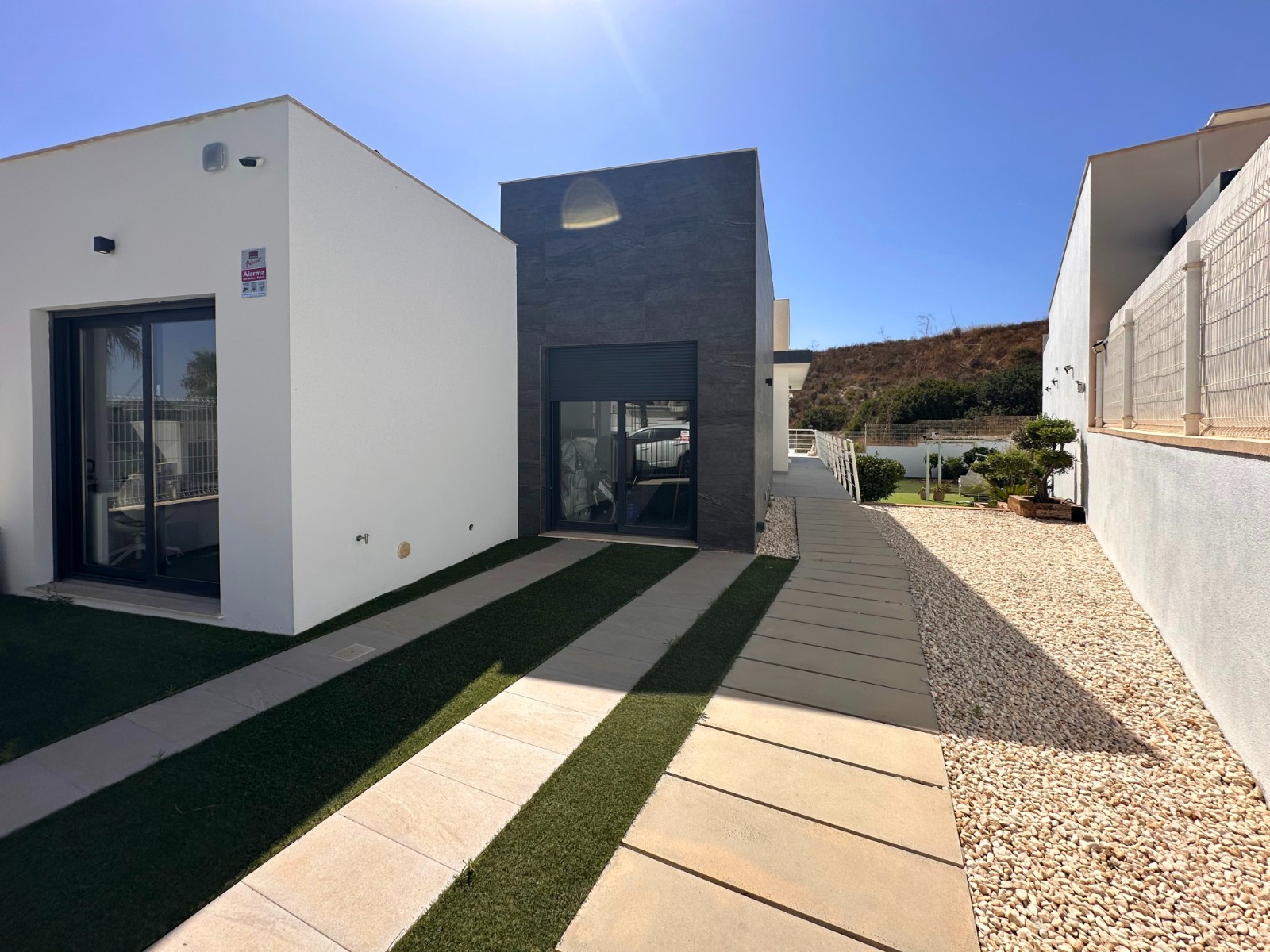 Garden in villa for sale in San Miguel de Salinas