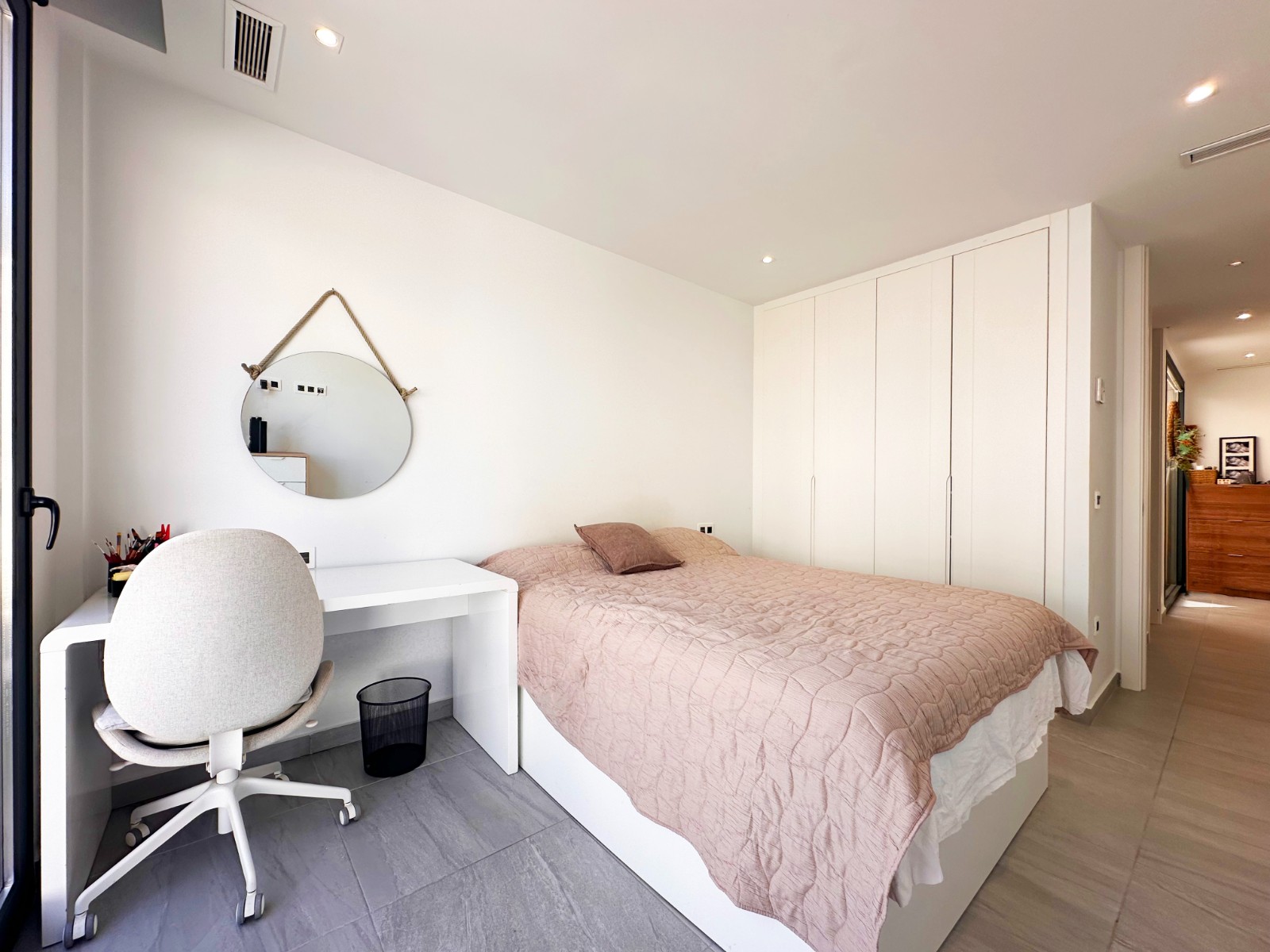 Bedroom in villa for sale in San Miguel de Salinas