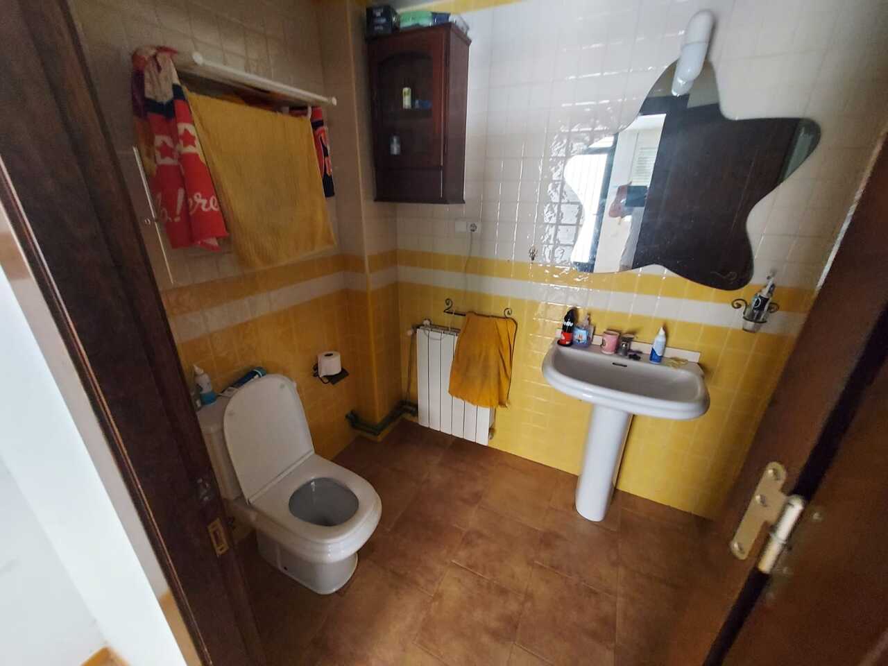 Master bedroom in villa for sale in Calasparra