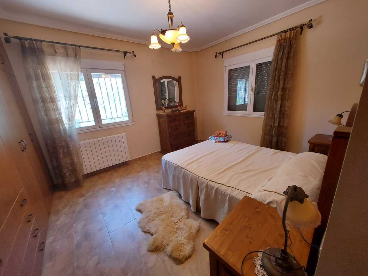 Bedroom in villa for sale in Calasparra