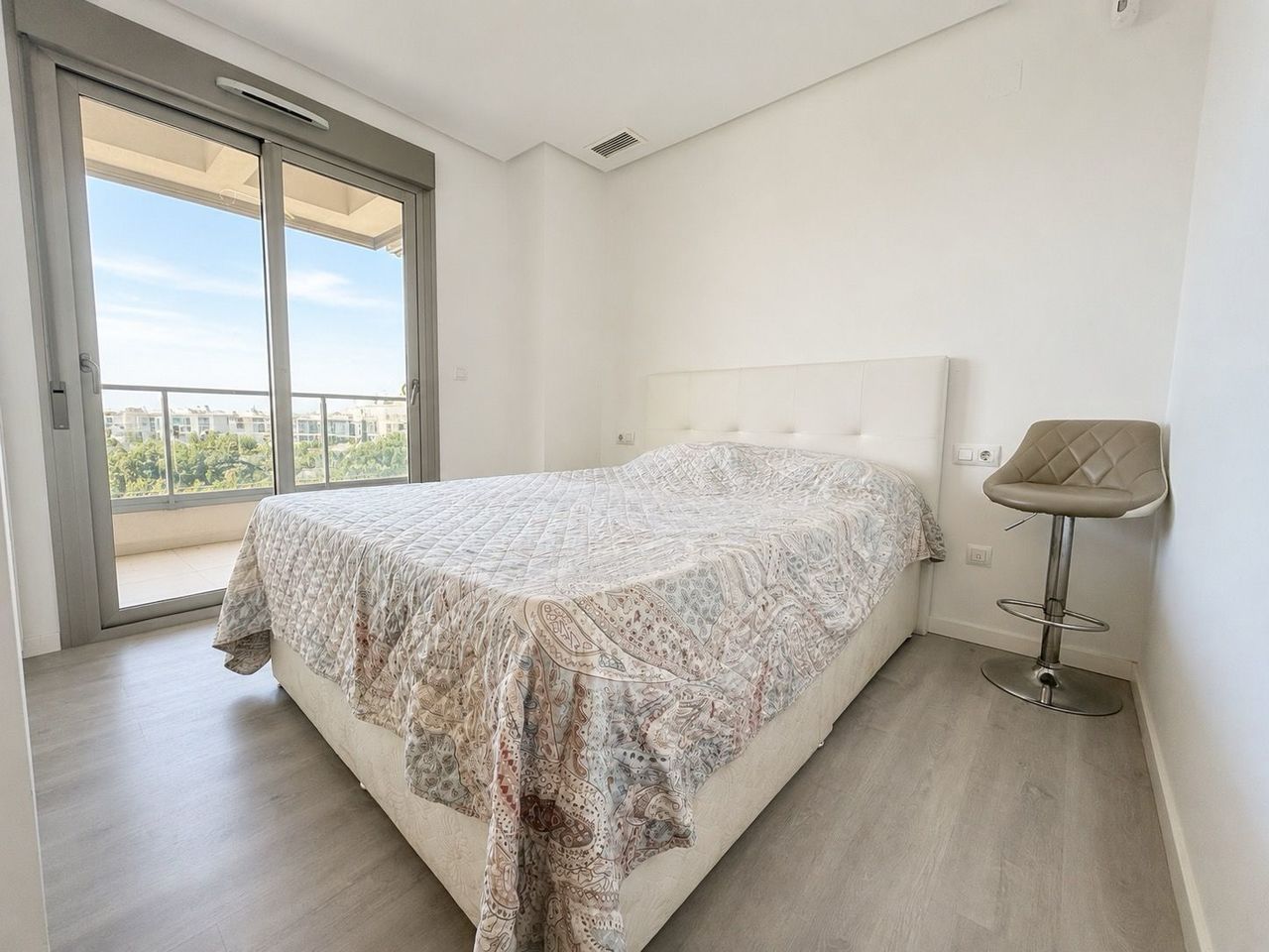 Dining area in penthouse for sale in Los Dolses