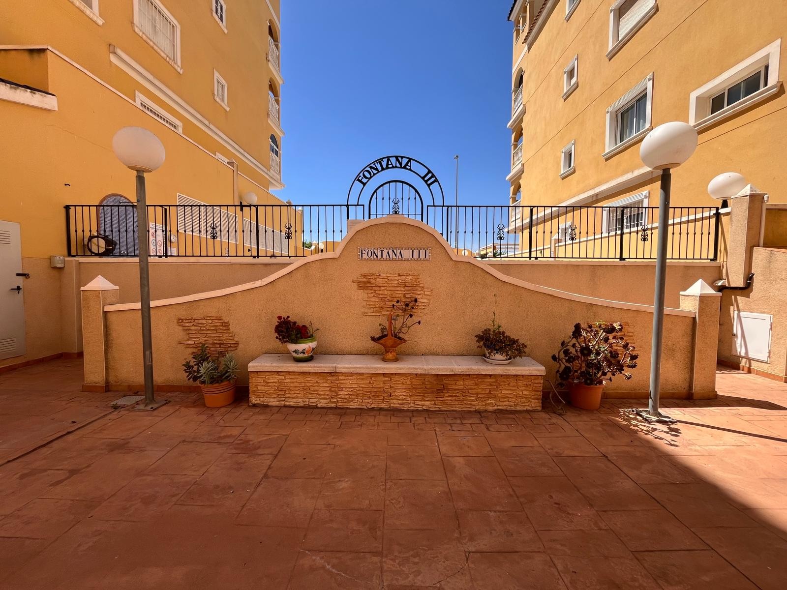 Master bedroom in apartment for sale in Algorfa