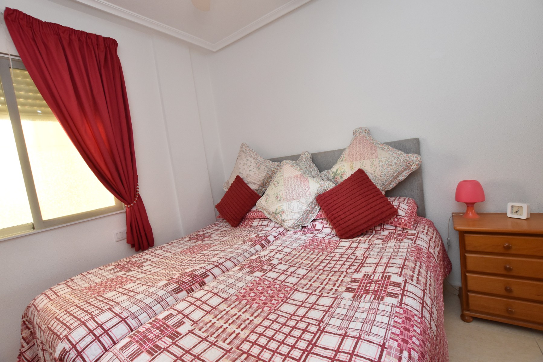 Master bedroom in apartment for sale in Algorfa