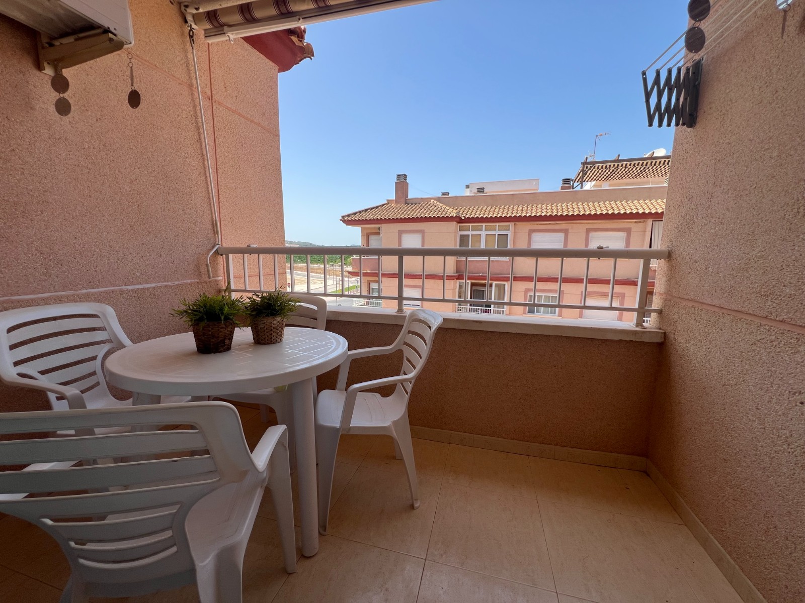 Bedroom in apartment for sale in Algorfa