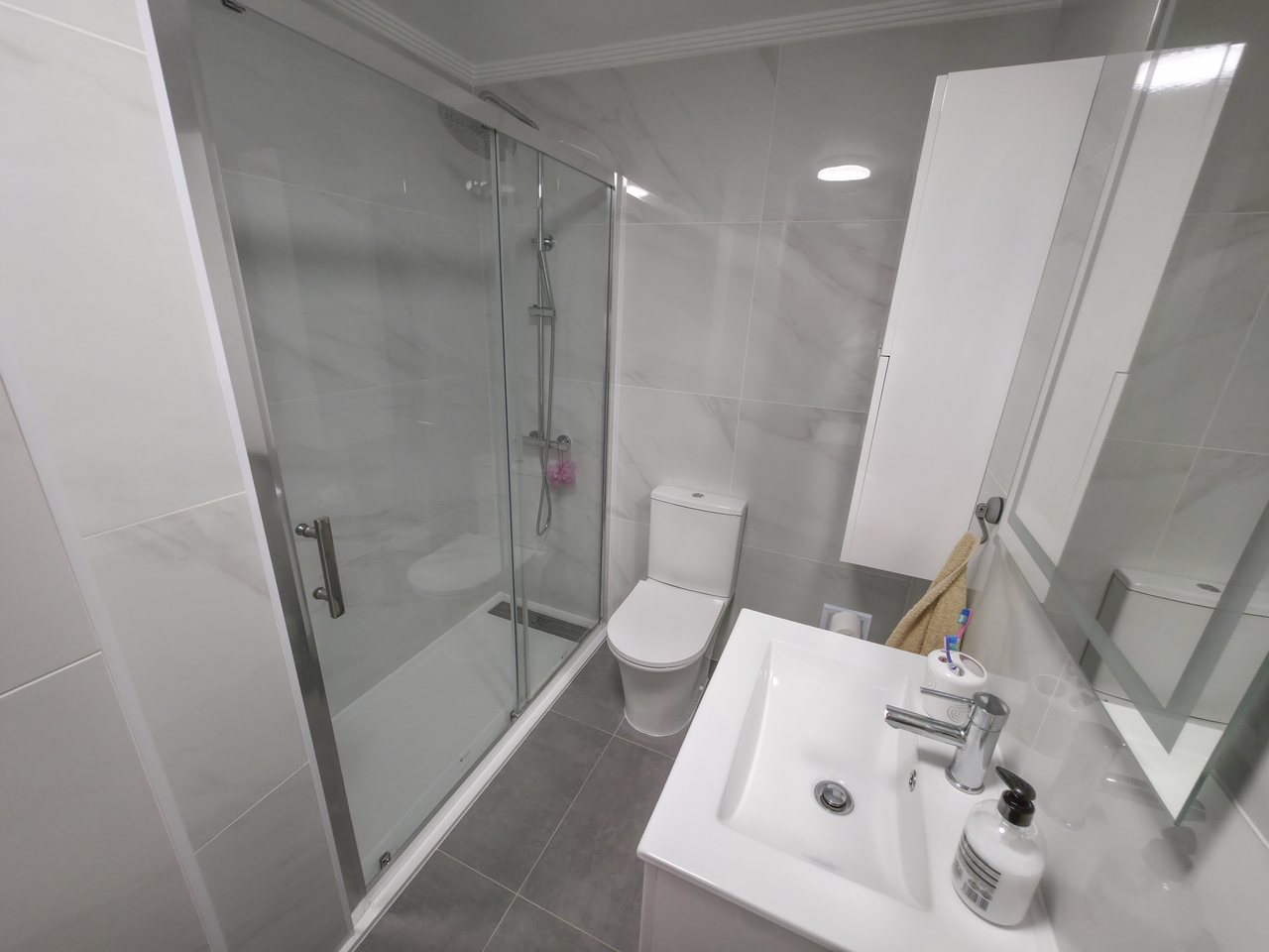 Bedroom in apartment for sale in Villamartin