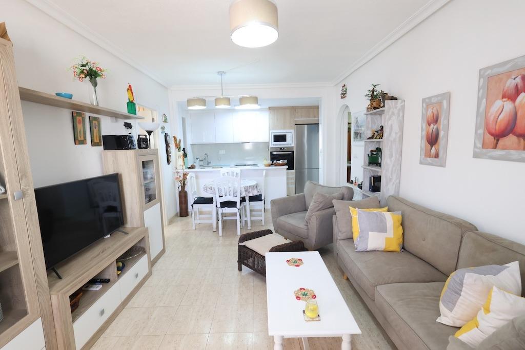 Dining area in bungalow for sale in Orihuela Costa
