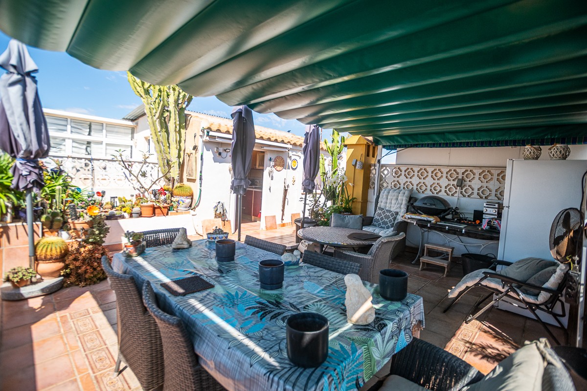 Dining area in apartment for sale in Alicante