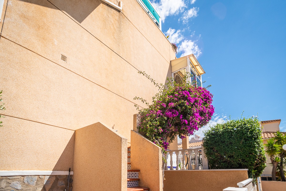 Garden in apartment for sale in Alicante