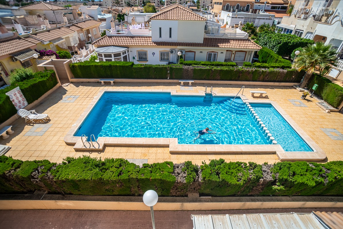 Bedroom in apartment for sale in Alicante