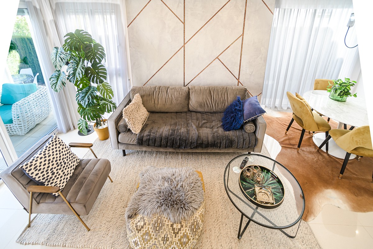 Exclusieve villa in Ciudad Quesada – Modern wonen op een toplocatie Met genoegen presenteer ik u deze uitzonderlijke halfvrijstaande villa, gelegen in het zeer gewilde Euromarina-complex, in het hart van Ciudad Quesada