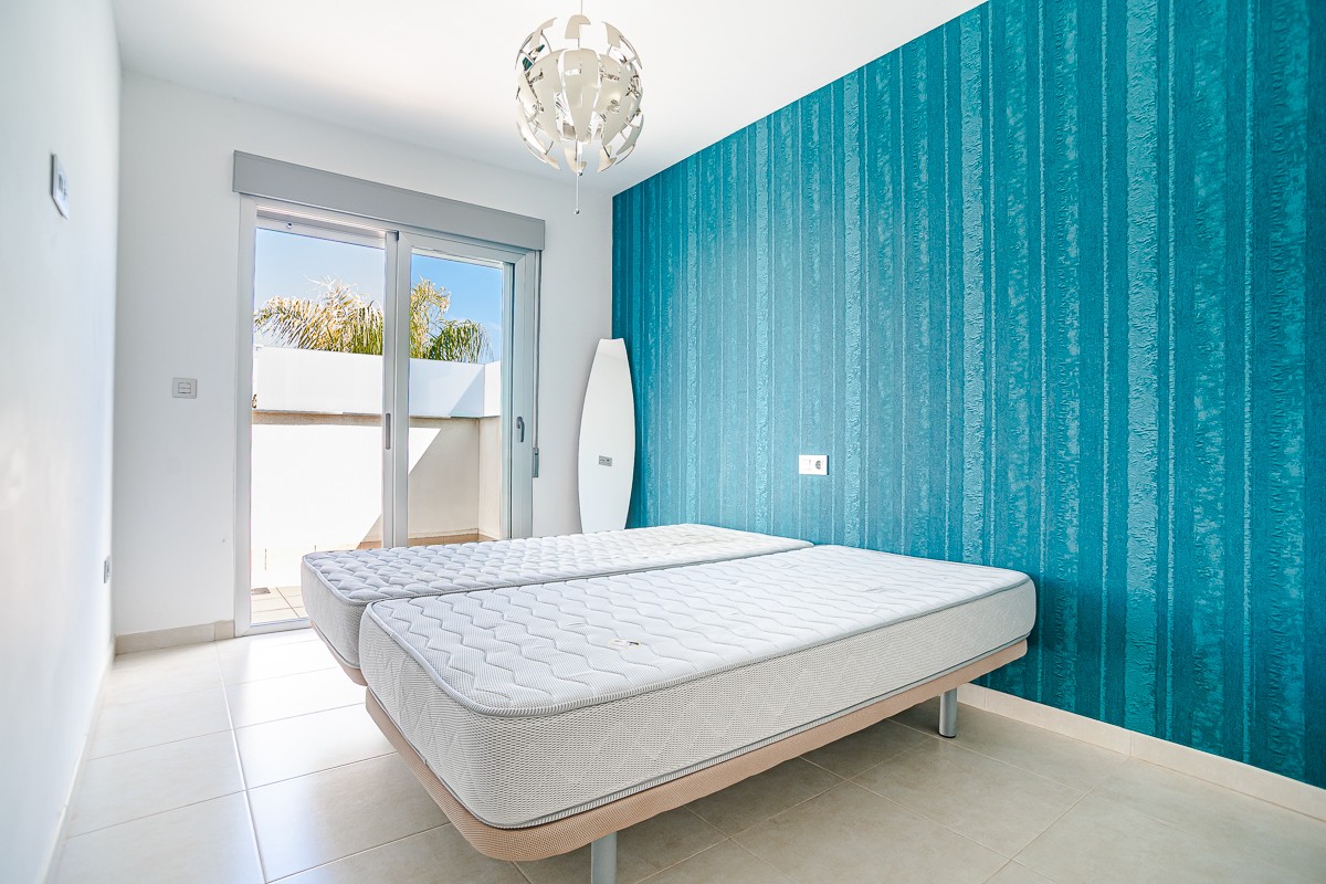 Master bedroom in villa for sale in San Pedro del Pinatar