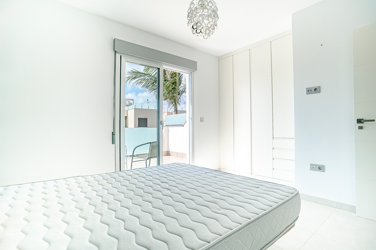 Terrace in villa for sale in San Pedro del Pinatar