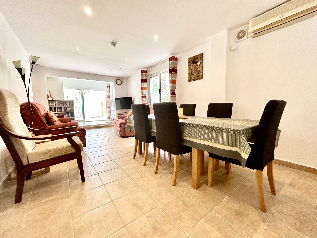 Garden in villa for sale in Villamartin
