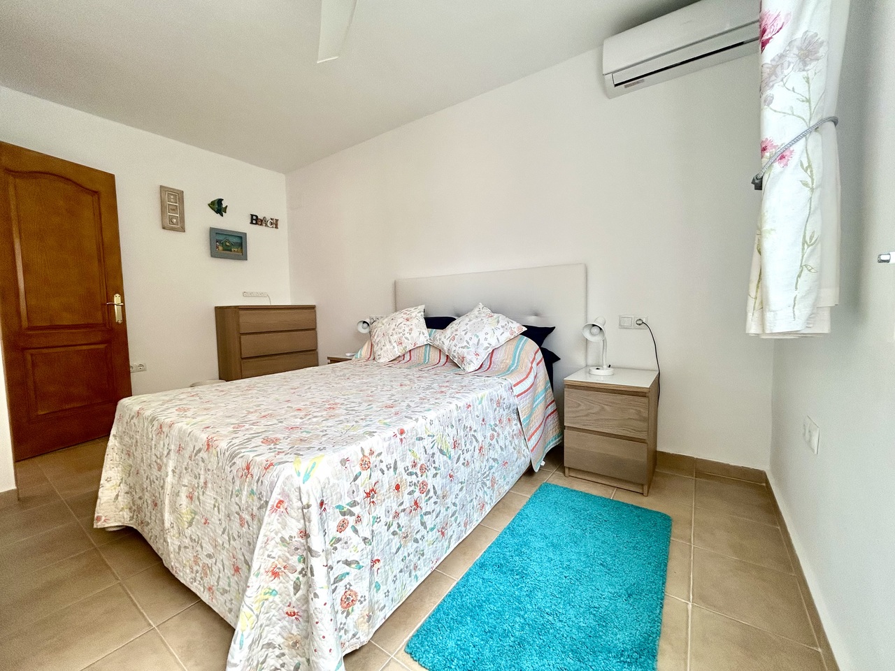 Master bedroom in villa for sale in Villamartin