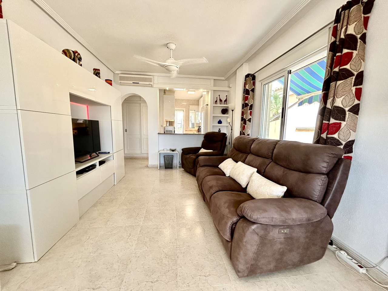 Terrace in villa for sale in Villamartin