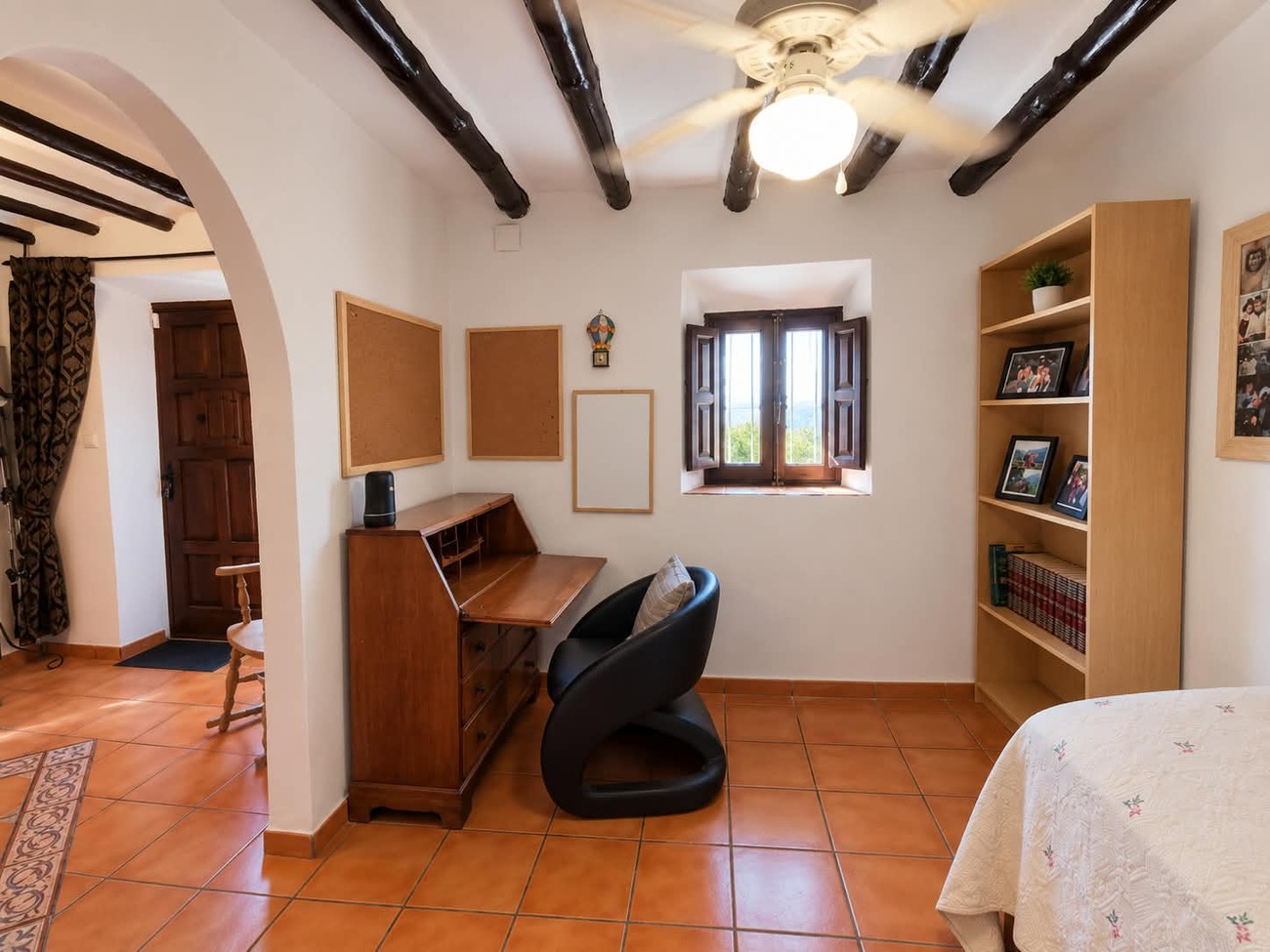 Beautifully Renovated 4/5 Bedroom Village Property with Private Pool, Large Garden & Country ViewsLas Labores, Huércal-Overa, AlmeríaThis beautifully renovated 4/5 bedroom, 4-bathroom property offers a wonderful combination of traditional character, gener