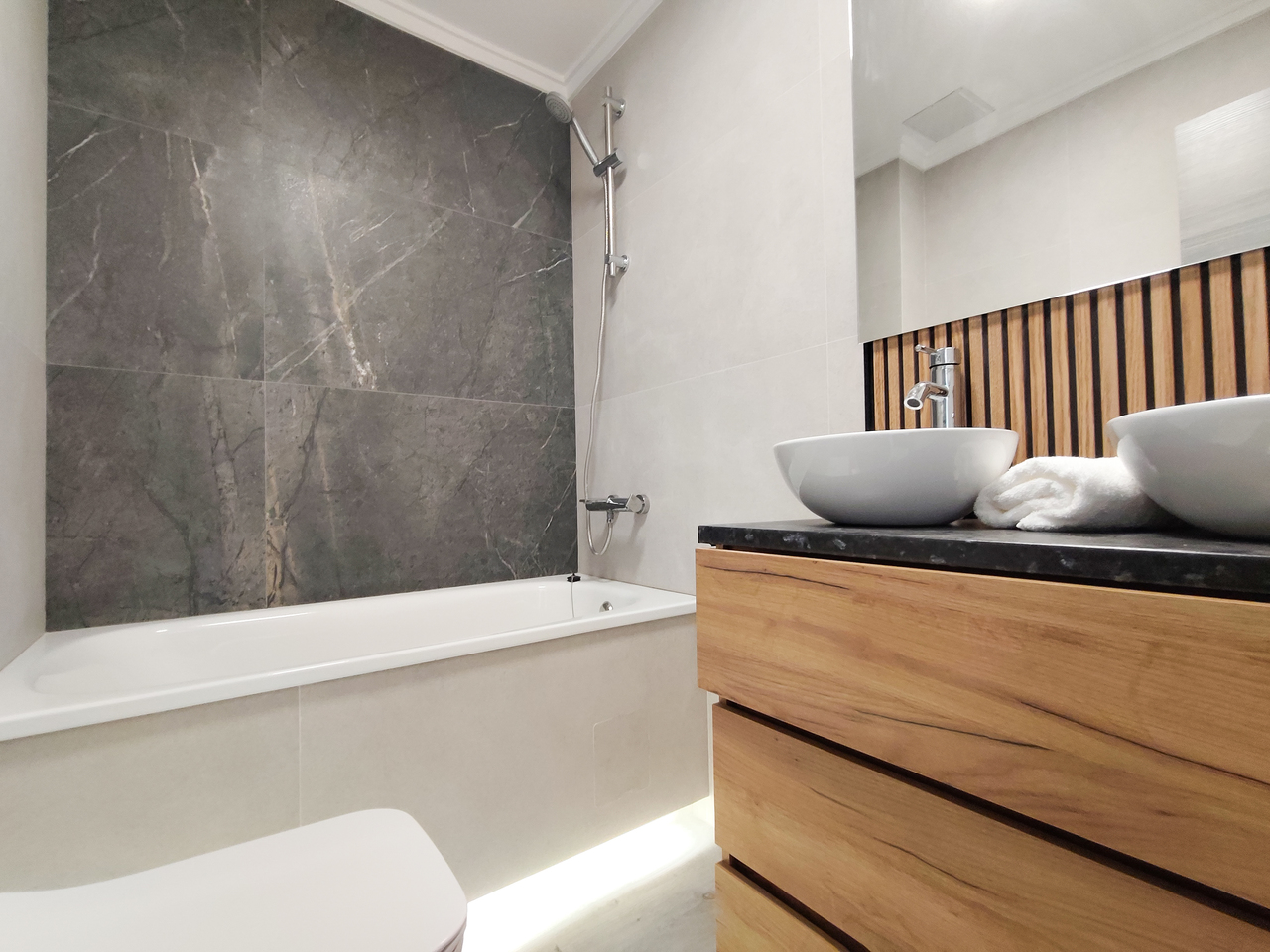 Bedroom in apartment for sale in Torrevieja