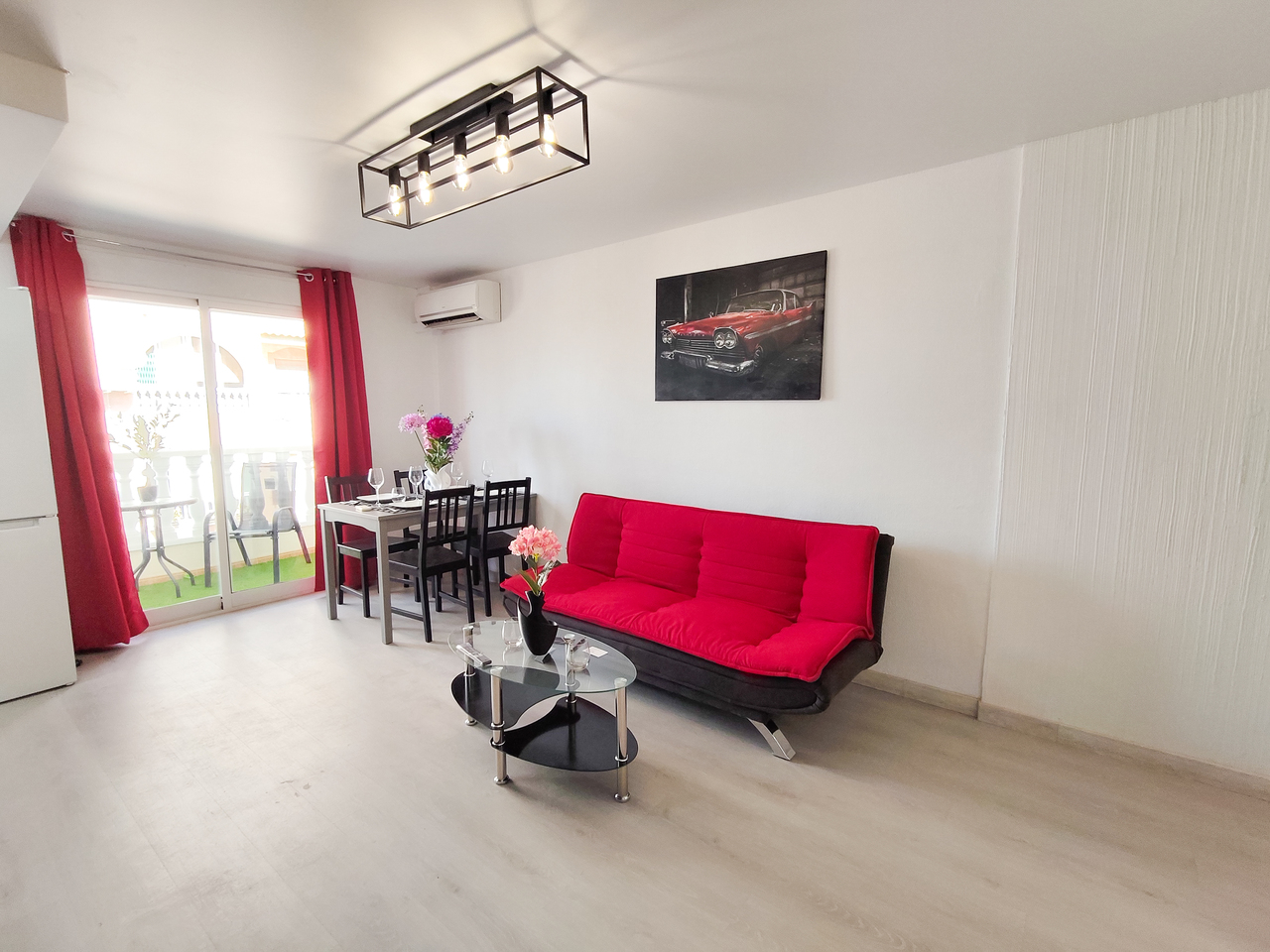 Vollständig renovierte 3-Zimmer-Wohnung mit Salinas-Ausblick in der Torrevieja-Mitte