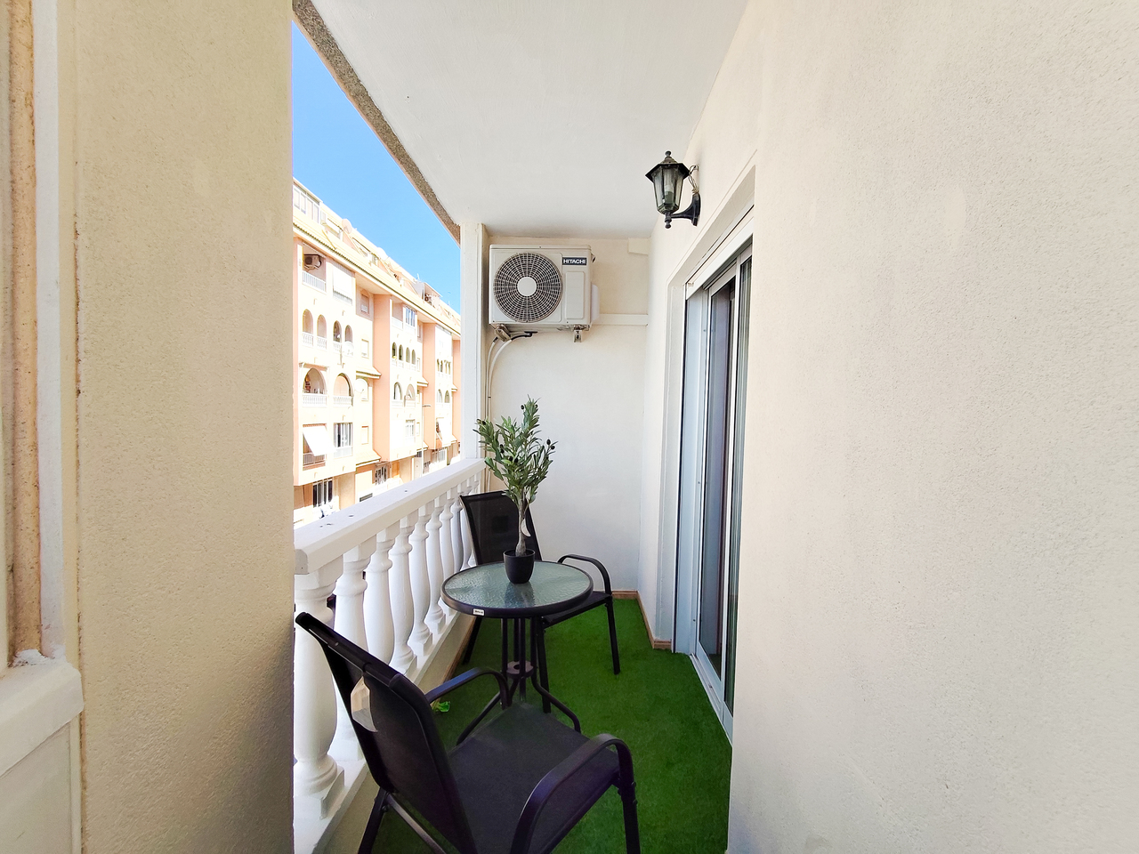 Terrace in apartment for sale in Torrevieja