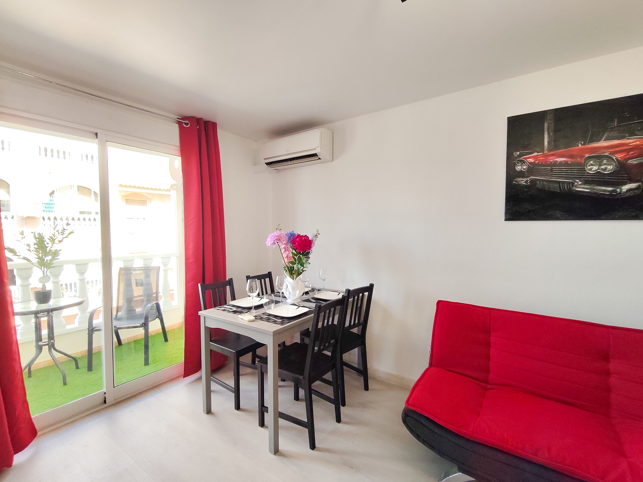 Vollständig renovierte 3-Zimmer-Wohnung mit Salinas-Ausblick in der Torrevieja-Mitte