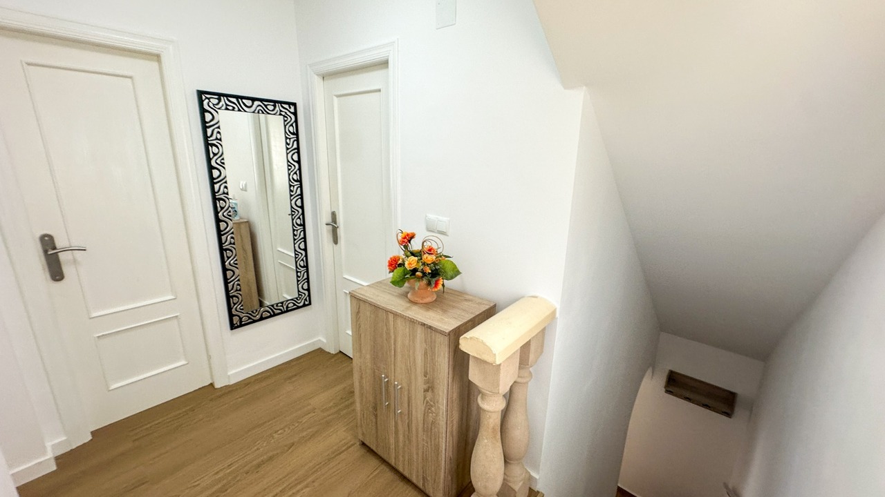 Dining area in villa for sale in Villamartin