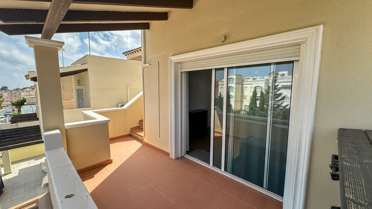 Terrace in villa for sale in Villamartin