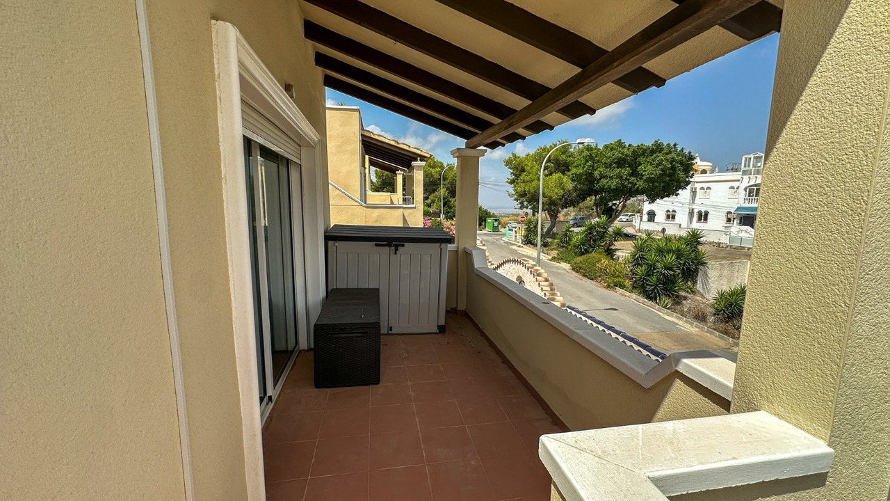 Pool area in villa for sale in Villamartin