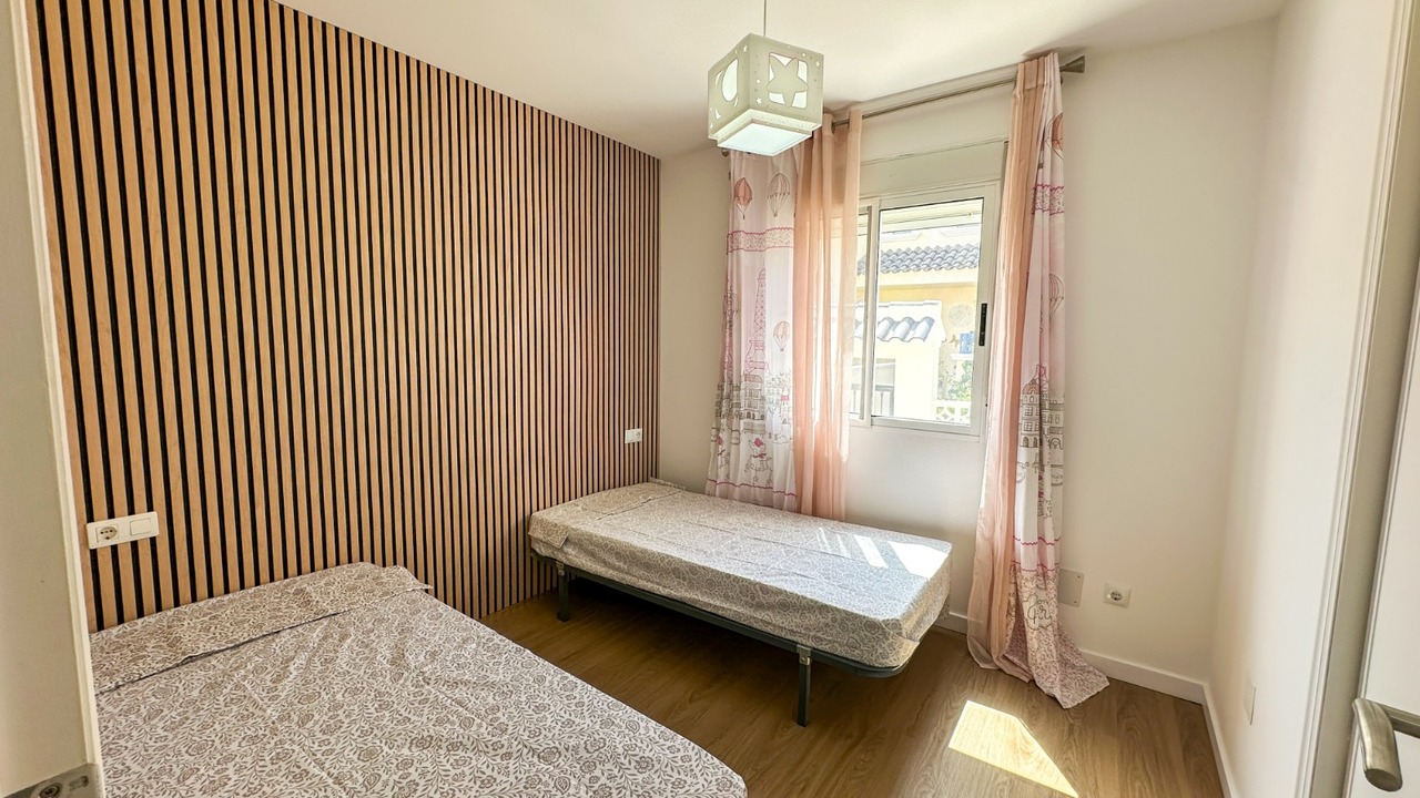 Garden in villa for sale in Villamartin