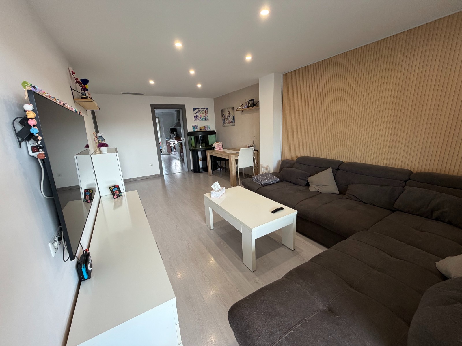 Bedroom in apartment for sale in Jacarilla