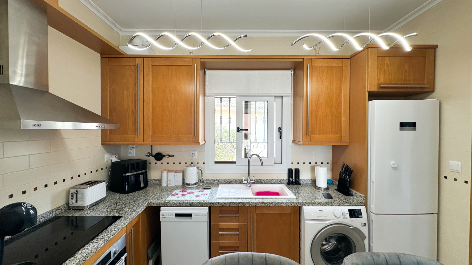 Stunning single-level 2-bedroom, 2-bathroom townhouse on La Finca Golf, built in 2011